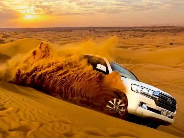 dune-bushing-in-bashing-in-dubai-desert